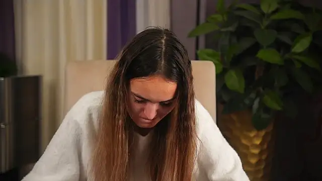 Snapshot of ReathaRagone chatting on December 2025 04:17:01 AM ReathaRagone online show from December 2025 04:17:01 AM