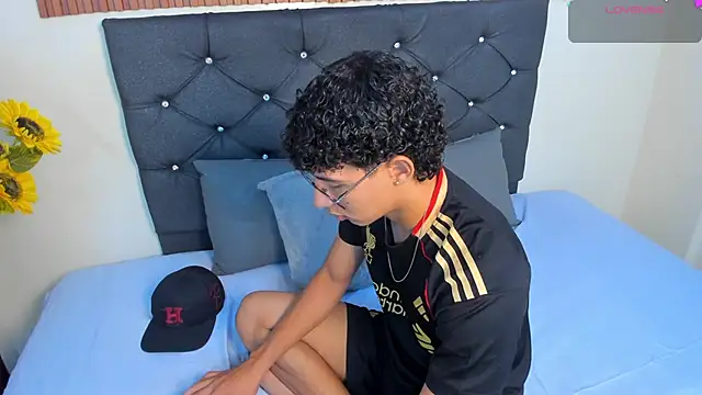 Antoniio miller online show from December 2025 12:54:01 PM