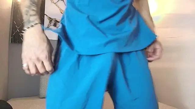 Snapshot of DAVIN_01 chatting on December 2025 12:10:01 PM DAVIN 01 online show from December 2025 12:10:01 PM