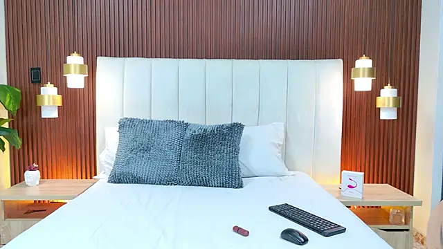 Carrie GB online show from April 2026 01:04:01 PM