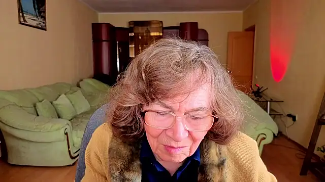 Snapshot of Betty_Bricks chatting on December 2025 07:58:02 AM Betty Bricks online show from December 2025 07:58:02 AM