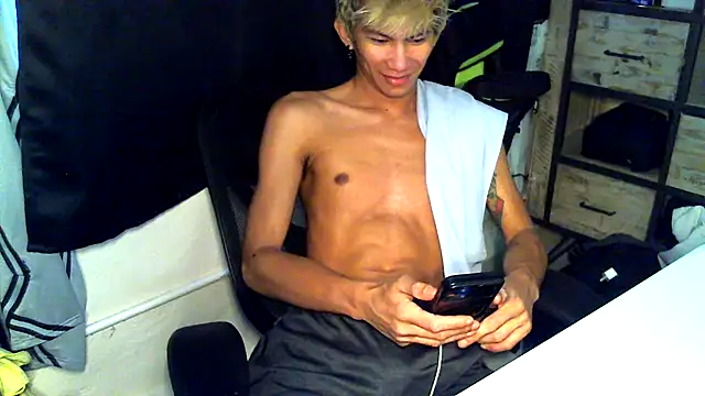 Snapshot of jhaycobXgarcia chatting on April 2026 12:31:01 AM jhaycobXgarcia online show from April 2026 12:31:01 AM