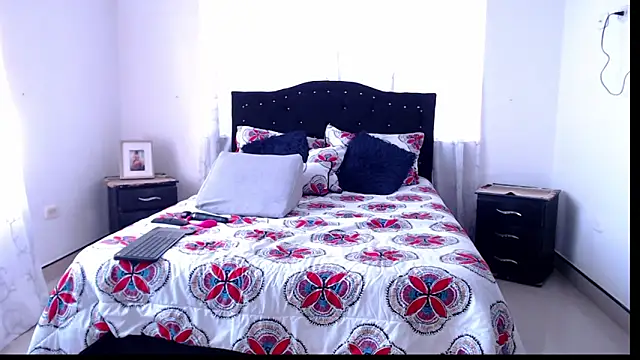 Snapshot of Naomy_Mature chatting on April 2026 12:39:01 PM Naomy Mature online show from April 2026 12:39:01 PM