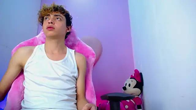 Franyerr  online show from December 2025 08:46:01 PM