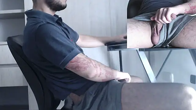 mateoconde00 online show from January 2026 01:32:02 AM