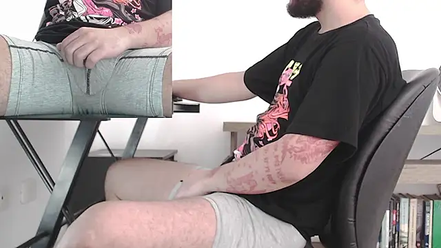 mateoconde00 online show from February 2026 03:33:01 PM