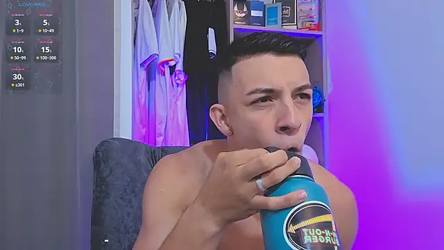 Snapshot of Samuel_up01 chatting on March 2026 01:11:01 AM Samuel up01 online show from March 2026 01:11:01 AM