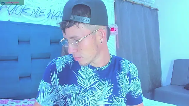 Snapshot of sweetboyssex_ chatting on December 2025 12:09:01 PM sweetboyssex online show from December 2025 12:09:01 PM