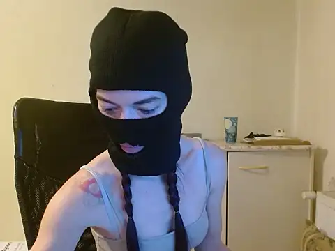 Snapshot of ntrlbdyy chatting on December 2025 07:24:01 AM ntrlbdyy online show from December 2025 07:24:01 AM