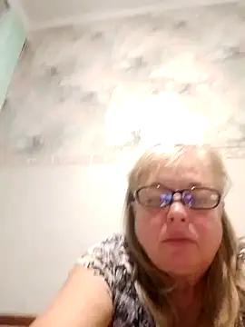 Snapshot of LinaLight88 chatting on December 2025 08:59:01 PM LinaLight88 online show from December 2025 08:59:01 PM