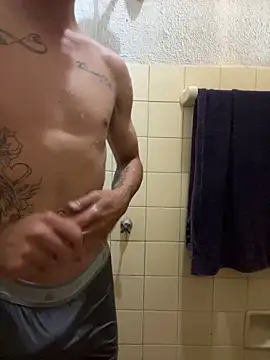 Snapshot of EnjoymentRapha chatting on December 2025 05:51:01 PM EnjoymentRapha online show from December 2025 05:51:01 PM