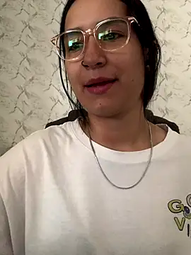 Snapshot of Val12777 chatting on December 2025 02:11:01 PM Val12777 online show from December 2025 02:11:01 PM