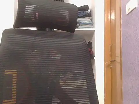 Snapshot of its_me_love9951 chatting on April 2026 03:24:01 PM its me love9951 online show from April 2026 03:24:01 PM