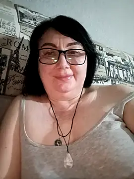 MariSwan222 online show from April 2026 07:18:01 PM