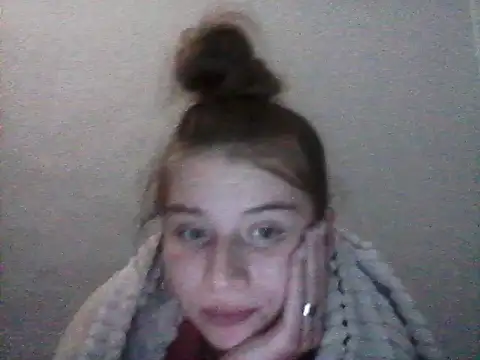 Snapshot of Karina-18 chatting on December 2025 10:47:02 PM Karina-18 online show from December 2025 10:47:02 PM