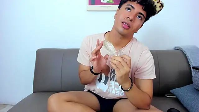 Snapshot of cherry_blossom77 chatting on December 2025 12:33:02 PM cherry blossom77 online show from December 2025 12:33:02 PM