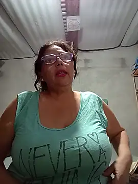 ladyBea11 online show from June 2026 10:56:02 PM