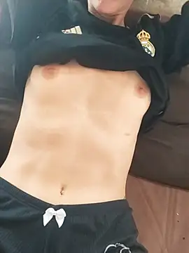 Snapshot of BranquinhaDLC chatting on April 2026 12:28:02 PM BranquinhaDLC online show from April 2026 12:28:02 PM