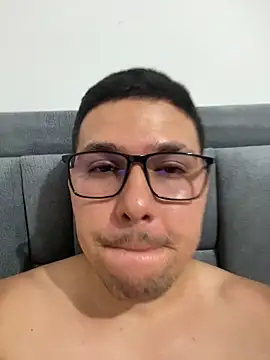 juanjr-1995- online show from December 2025 03:33:01 AM