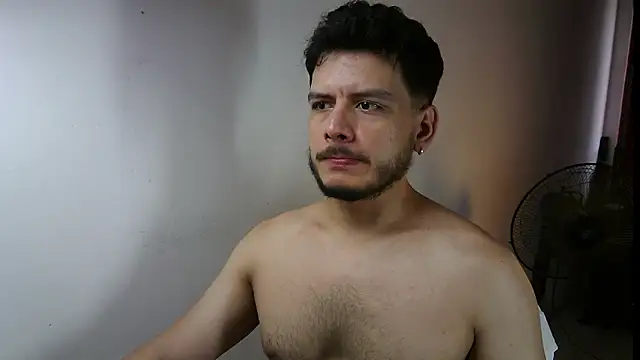 Snapshot of luxo_kane chatting on December 2025 07:40:02 PM luxo kane online show from December 2025 07:40:02 PM