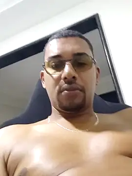 Reis001122 online show from June 2026 04:39:02 AM