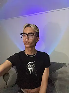 Snapshot of Dracco_Velour_ chatting on February 2026 05:25:02 AM Dracco Velour online show from February 2026 05:25:02 AM