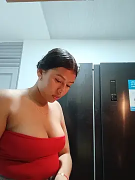 Snapshot of Lunita_sian chatting on June 2026 01:58:01 AM Lunita sian online show from June 2026 01:58:01 AM