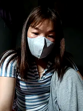 Snapshot of May-Ne chatting on February 2026 01:32:02 PM May-Ne online show from February 2026 01:32:02 PM