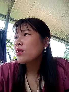 Snapshot of May-Ne chatting on April 2026 04:42:01 AM May-Ne online show from April 2026 04:42:01 AM