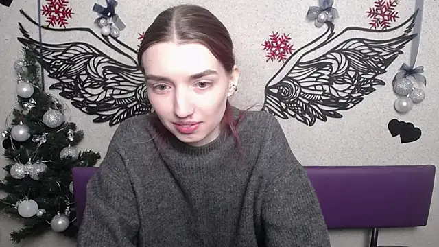 Snapshot of LisaDarcy chatting on December 2025 02:00:02 PM LisaDarcy online show from December 2025 02:00:02 PM