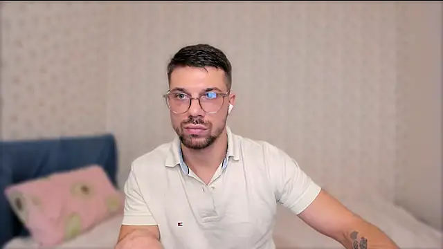 Tony Wolf online show from December 2025 09:00:01 PM