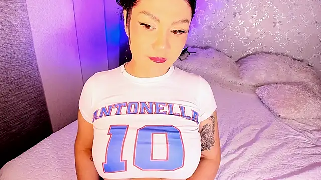 Snapshot of AntonellaFerrerr_1 chatting on June 2026 02:27:01 AM AntonellaFerrerr 1 online show from June 2026 02:27:01 AM