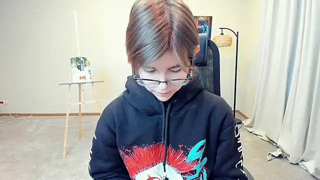 Snapshot of LeoneKonma chatting on December 2025 06:52:01 AM LeoneKonma online show from December 2025 06:52:01 AM