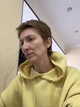 Snapshot of Sensual_Flower chatting on March 2026 06:40:02 AM Sensual Flower online show from March 2026 06:40:02 AM