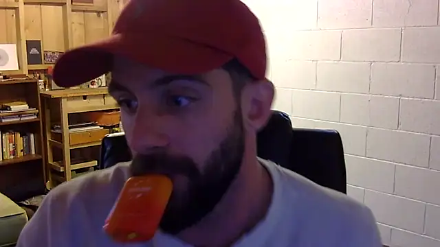 Snapshot of TenFifty1050 chatting on December 2025 05:28:02 PM TenFifty1050 online show from December 2025 05:28:02 PM