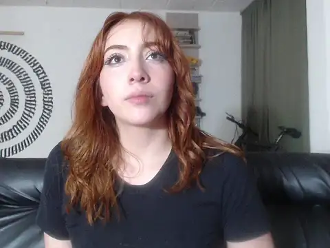 Snapshot of BeautyYoungblond chatting on April 2026 06:53:01 AM BeautyYoungblond online show from April 2026 06:53:01 AM