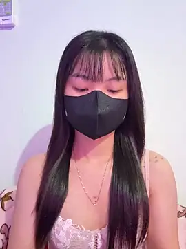 Snapshot of ___KARA___ chatting on December 2025 11:45:02 PM KARA online show from December 2025 11:45:02 PM