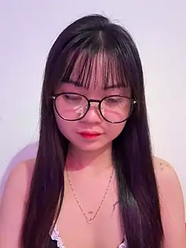 Snapshot of ___KARA___ chatting on January 2026 12:04:01 AM KARA online show from January 2026 12:04:01 AM