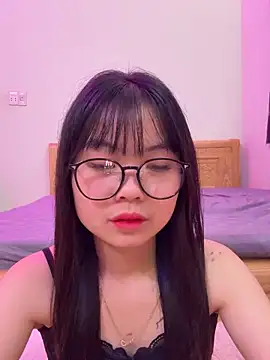 Snapshot of ___KARA___ chatting on February 2026 12:51:02 AM KARA online show from February 2026 12:51:02 AM