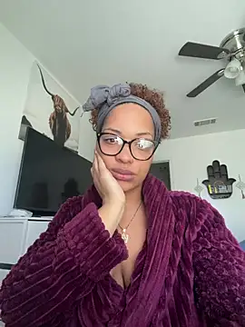 Snapshot of SweeTexasKyn chatting on February 2026 05:43:02 PM SweeTexasKyn online show from February 2026 05:43:02 PM