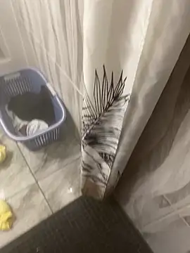 Snapshot of Miguel_667 chatting on April 2026 10:12:02 AM Miguel 667 online show from April 2026 10:12:02 AM