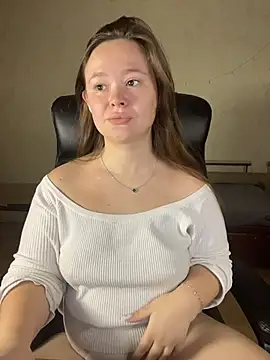 Snapshot of CaramelleSugarr chatting on April 2026 05:54:02 PM CaramelleSugarr online show from April 2026 05:54:02 PM