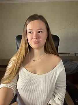 Snapshot of CaramelleSugarr chatting on April 2026 11:53:02 AM CaramelleSugarr online show from April 2026 11:53:02 AM