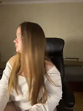 Snapshot of CaramelleSugarr chatting on April 2026 07:16:01 PM CaramelleSugarr online show from April 2026 07:16:01 PM