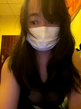 qiqi-01 online show from December 2025 03:07:01 PM