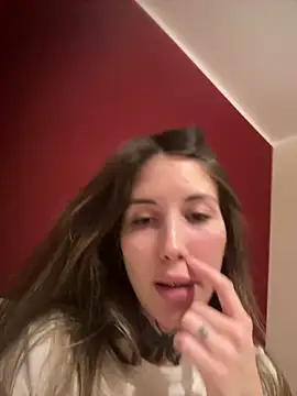 saphirafox online show from March 2026 06:25:02 PM