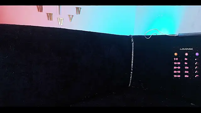 sofitabares  online show from April 2026 09:32:01 PM