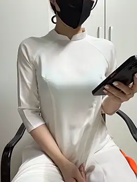 Snapshot of bi_biii chatting on April 2026 03:24:01 AM bi biii online show from April 2026 03:24:01 AM