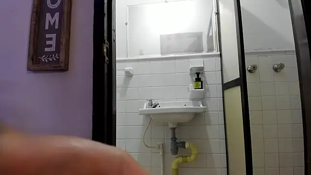 Snapshot of AndyKings_1 chatting on March 2026 03:19:02 AM AndyKings 1 online show from March 2026 03:19:02 AM