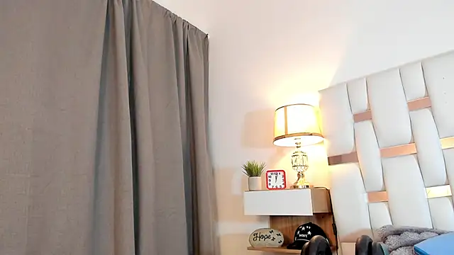 Snapshot of AndyKings_1 chatting on April 2026 07:45:01 AM AndyKings 1 online show from April 2026 07:45:01 AM